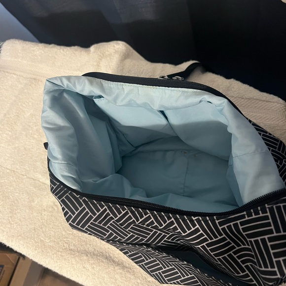 EUC Baggallini Black and White Herringbone Shoulder Bag - Picture 8 of 12